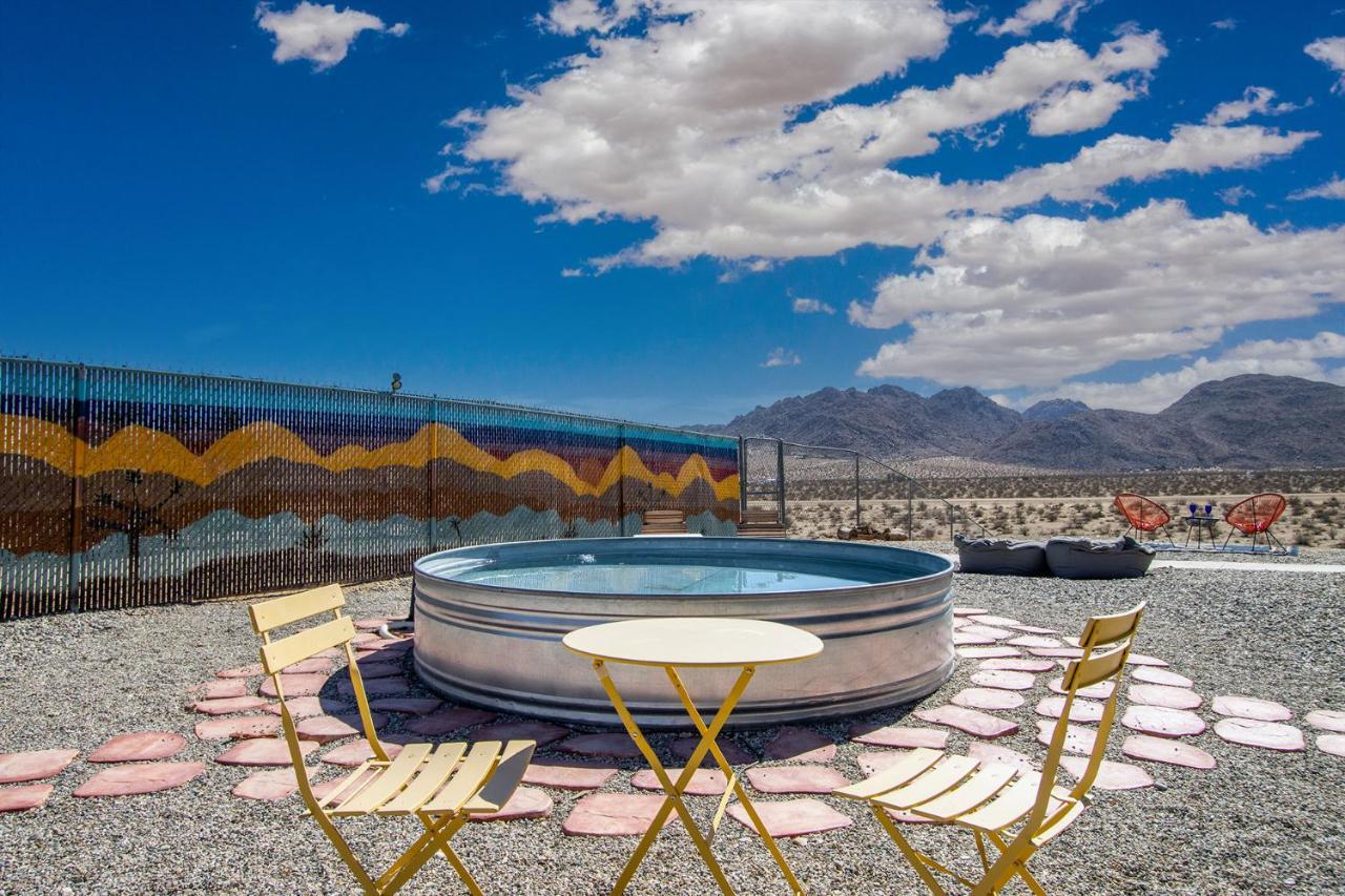 Sapphire Haven + Casita! Pool + Spa + Movie Theatre + 10 Min To Monument! Joshua Tree Εξωτερικό φωτογραφία