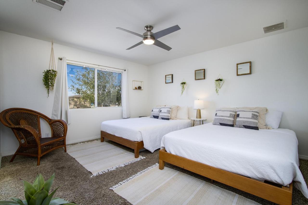 Sapphire Haven + Casita! Pool + Spa + Movie Theatre + 10 Min To Monument! Joshua Tree Εξωτερικό φωτογραφία