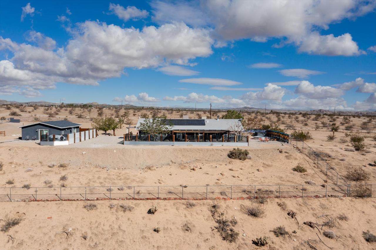 Sapphire Haven + Casita! Pool + Spa + Movie Theatre + 10 Min To Monument! Joshua Tree Εξωτερικό φωτογραφία