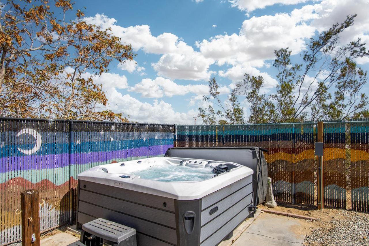 Sapphire Haven + Casita! Pool + Spa + Movie Theatre + 10 Min To Monument! Joshua Tree Εξωτερικό φωτογραφία