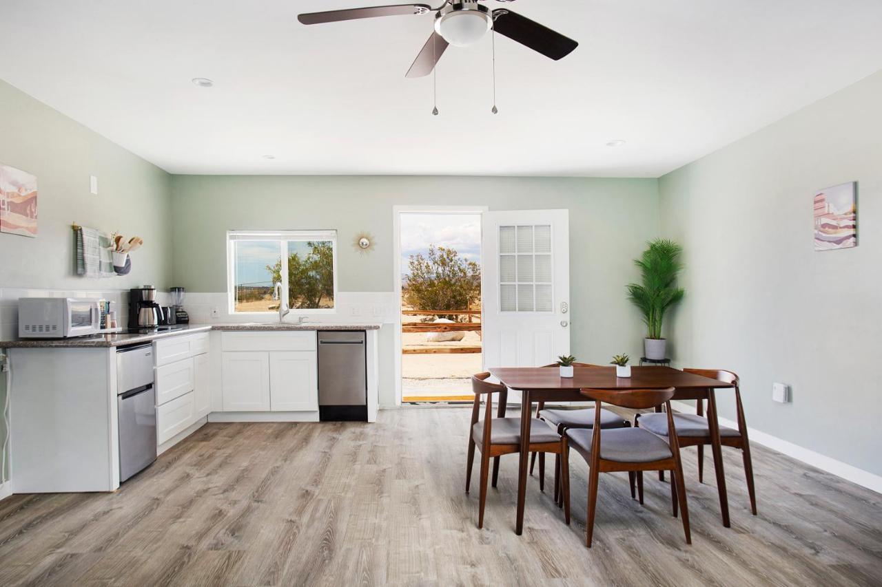 Sapphire Haven + Casita! Pool + Spa + Movie Theatre + 10 Min To Monument! Joshua Tree Εξωτερικό φωτογραφία