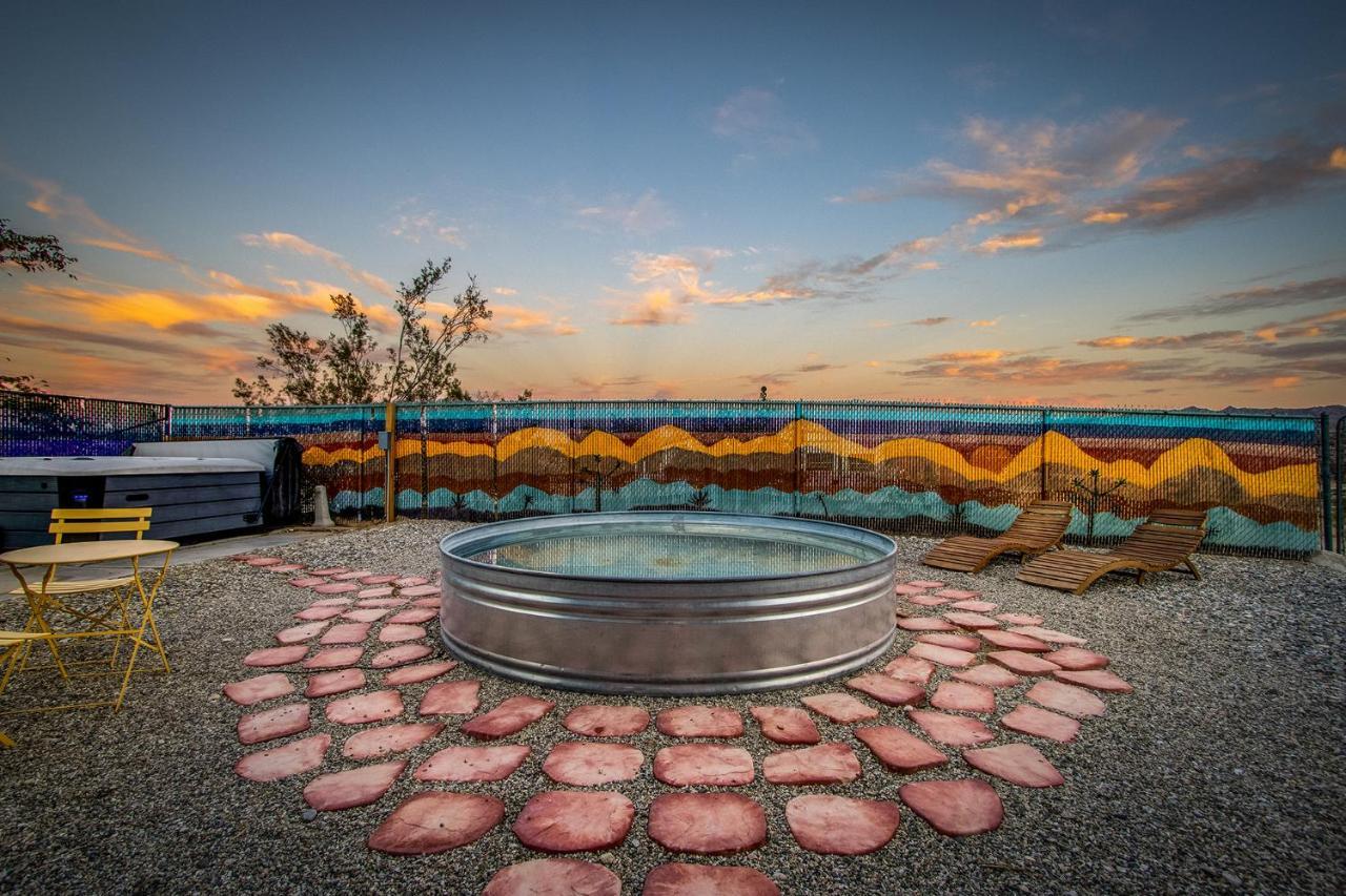 Sapphire Haven + Casita! Pool + Spa + Movie Theatre + 10 Min To Monument! Joshua Tree Εξωτερικό φωτογραφία