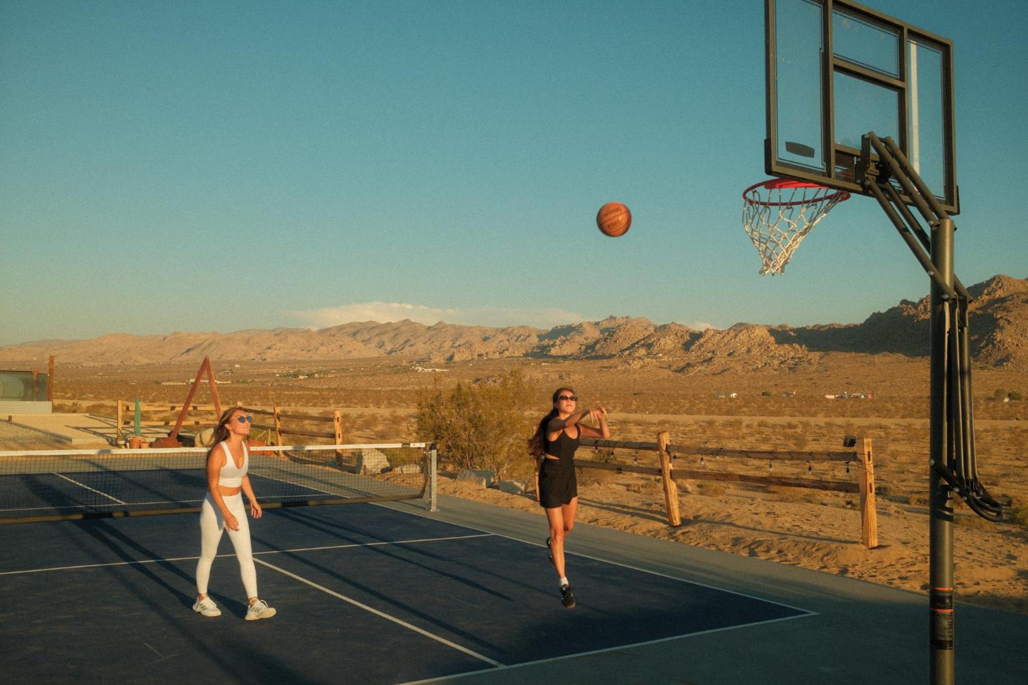 Sapphire Haven + Casita! Pool + Spa + Movie Theatre + 10 Min To Monument! Joshua Tree Εξωτερικό φωτογραφία